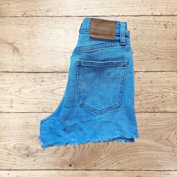 Denim Forum Aritzia Women's The '50s Arlo Short Hi-Rise Medium Wash Denim Shorts - Picture 11 of 16